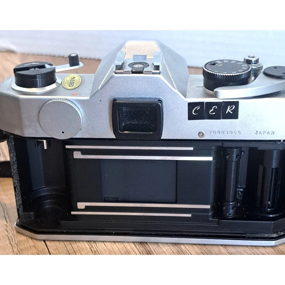 Yashica TL-Electro 35mm SLR Camera w/ Extra Lenses and Case